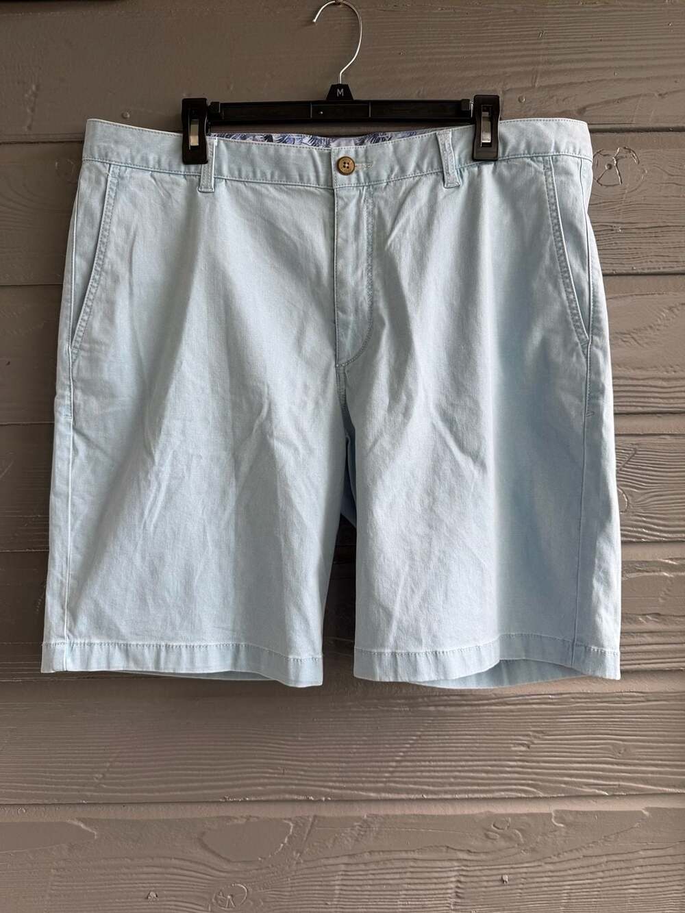 Tommy Bahama Men's Light Blue Flat Front Shorts Size 38